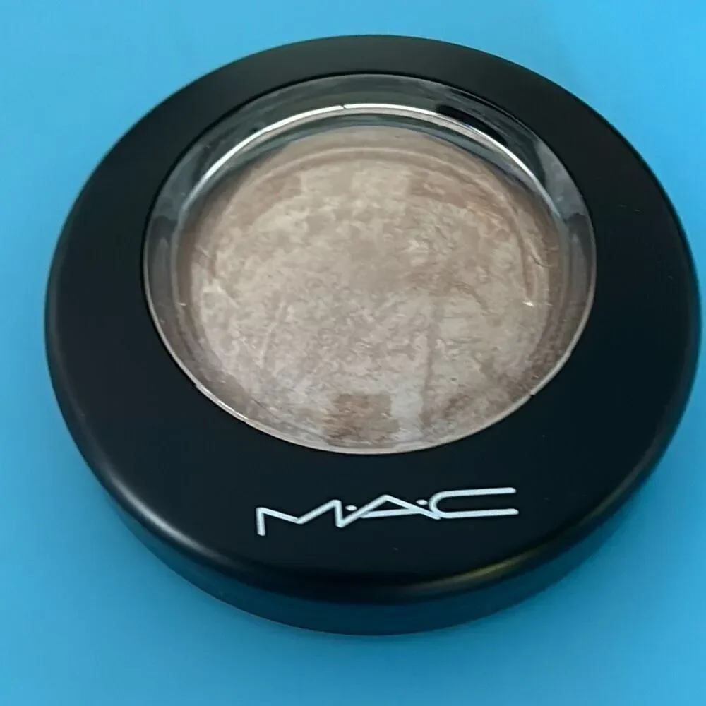 New MAC Mineralize Skinfinish Soft & Gentle 10g/.35oz full size